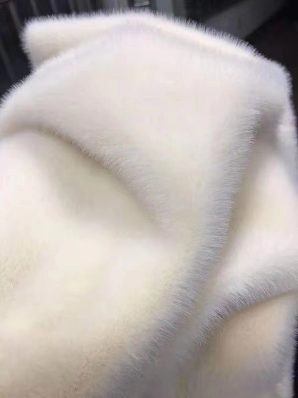 涤纶全毛纱FDY 100d / 30f，用于类似羊毛的面料和类似貂毛的面料